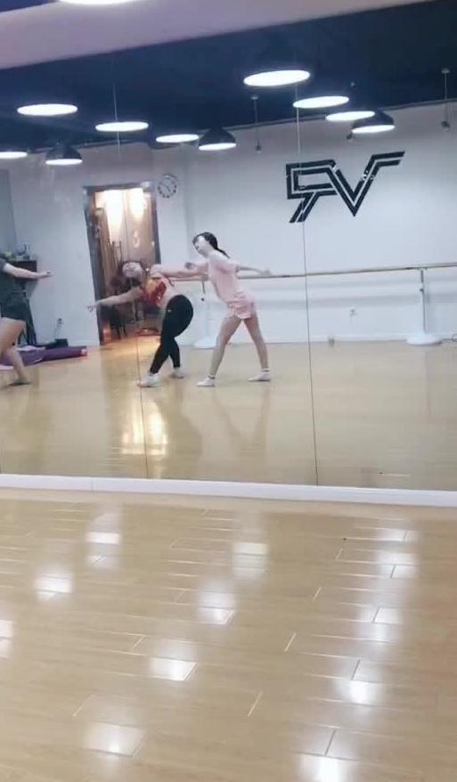 舞蹈吃瓜视频大全,盘点热门舞蹈视频中的趣味瞬间