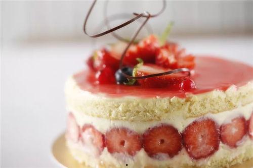 吃瓜草莓蛋糕,揭秘吃瓜草莓蛋糕的独特魅力