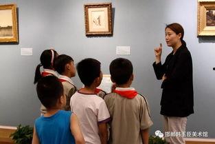 葛岩嵛吃瓜,瓜界新宠，吃瓜达人风采独树一帜